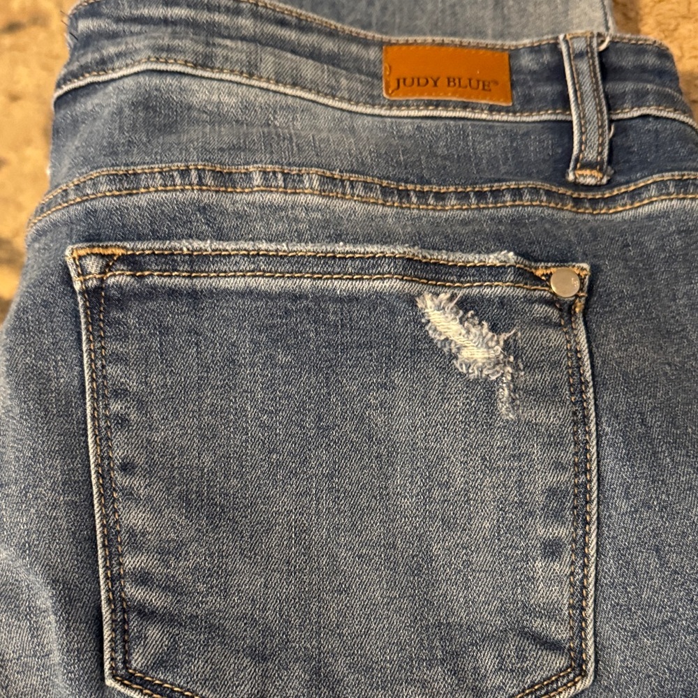 Judy Blue Distressed Light Blue Jeans